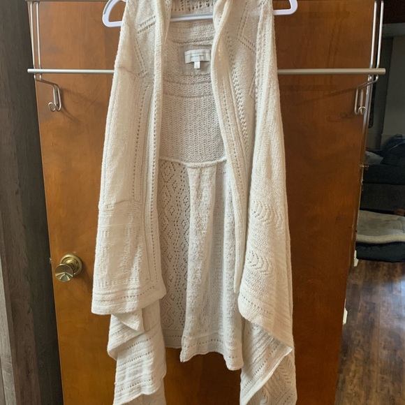 Angel of the North Sweater Vest - Picture 3 of 5